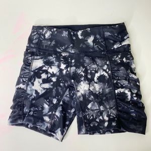 LULULEMON TIE- DYE BIKERS